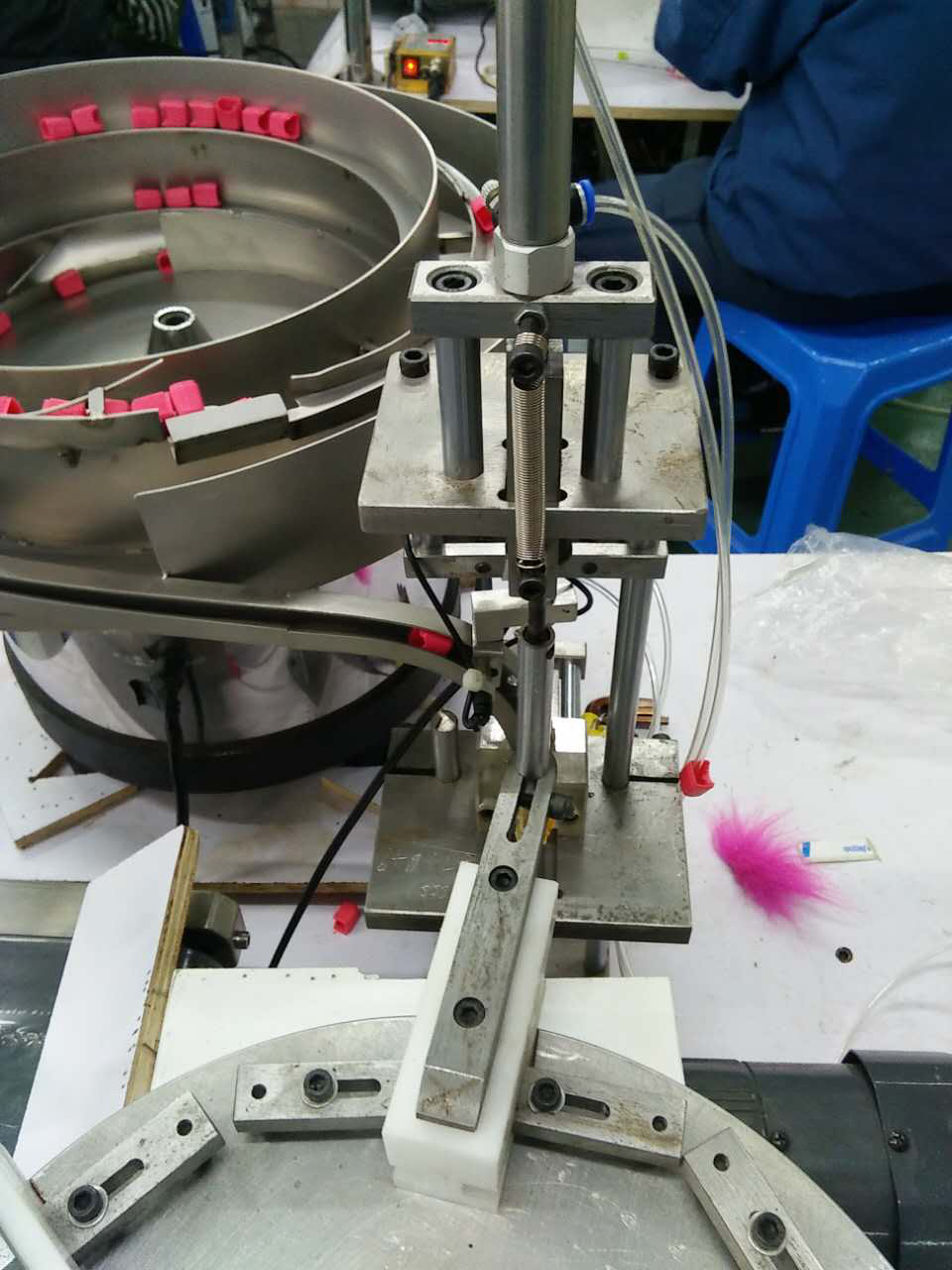 某电子玩具厂—高速点胶装置